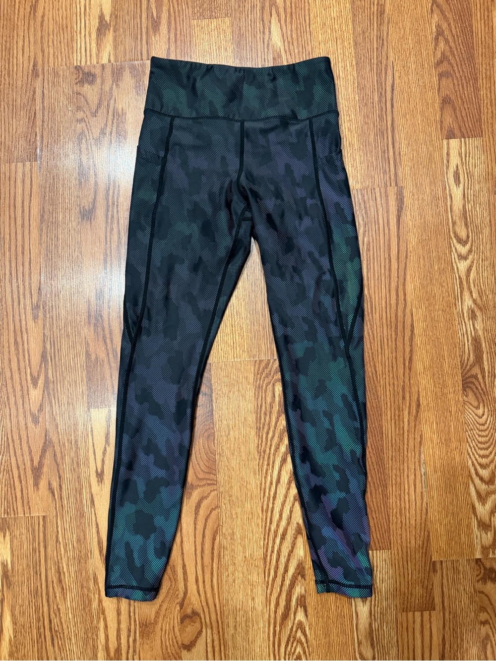 Curves N Combat Boots Size S Black reflective color shift Camo Active Leggings